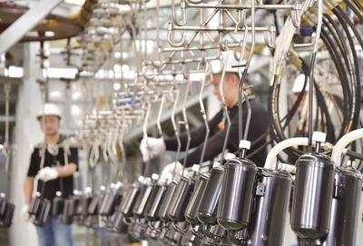 比泽尔下线首批压缩机 开启家政服务新篇章